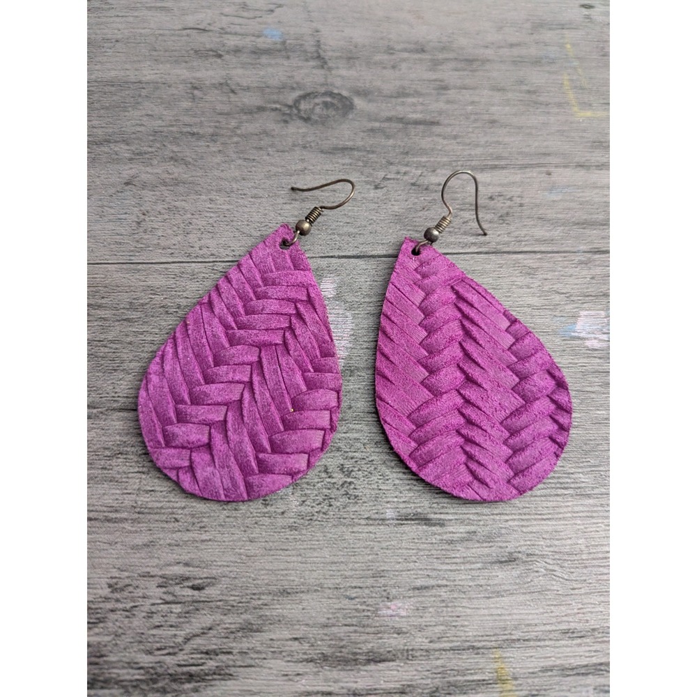 Handmade Purple Braided Leather Teardrop Dangle Earrings Boho Woven Magenta